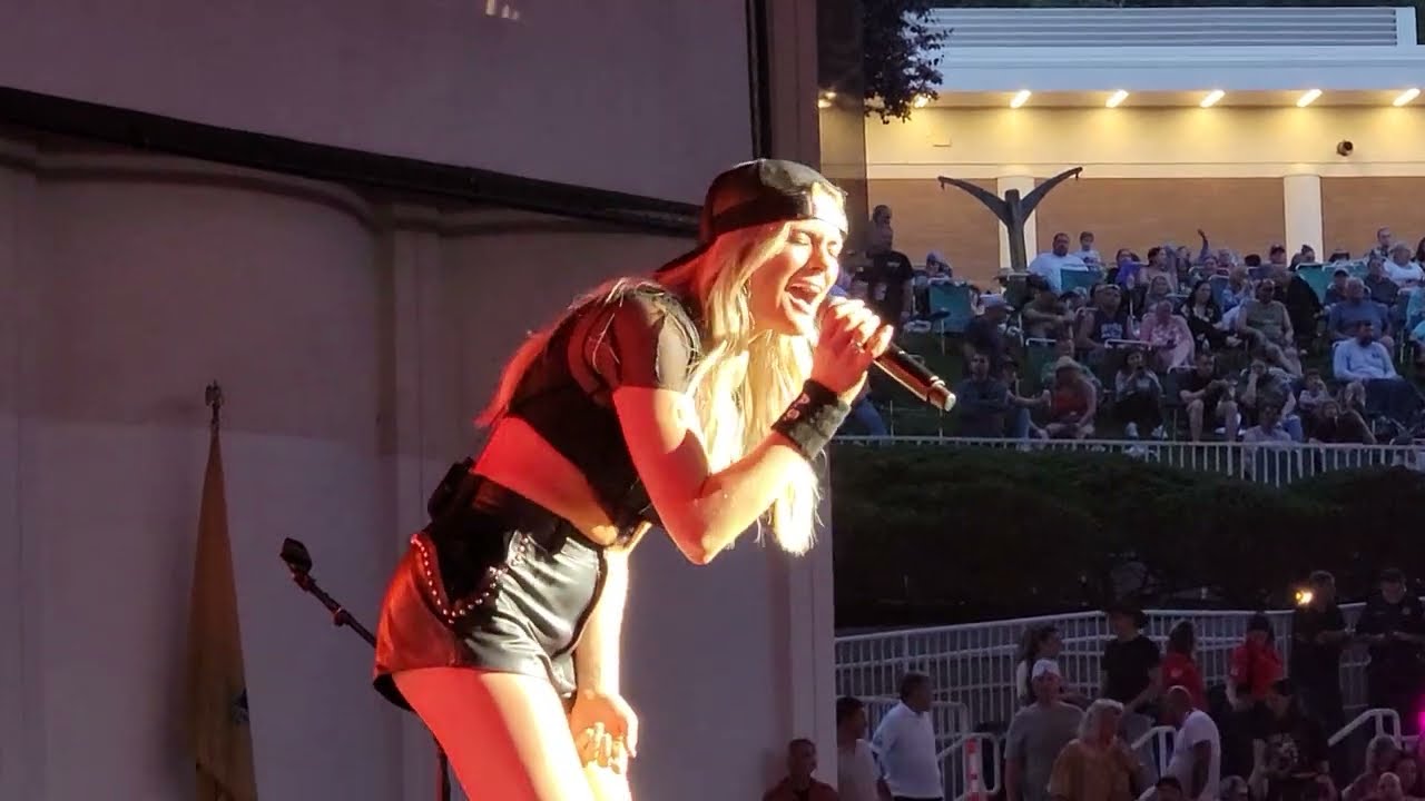 Alana Springsteen - look i like - Live PNC Bank