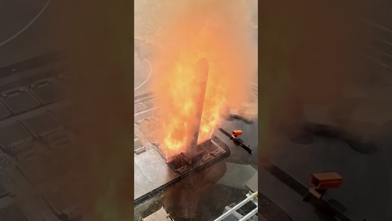 That's what firepower looks like!💥 HNLMS De Ruyter fired the first Dutch Tomahawk missile in 🇺🇸