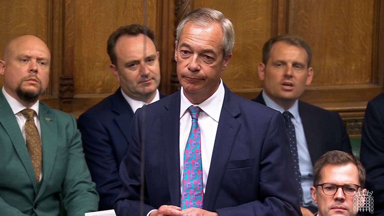 Farage wyzywa Starmera w parlamencie w sprawie dwupoziomowego systemu egzekwowania prawa
