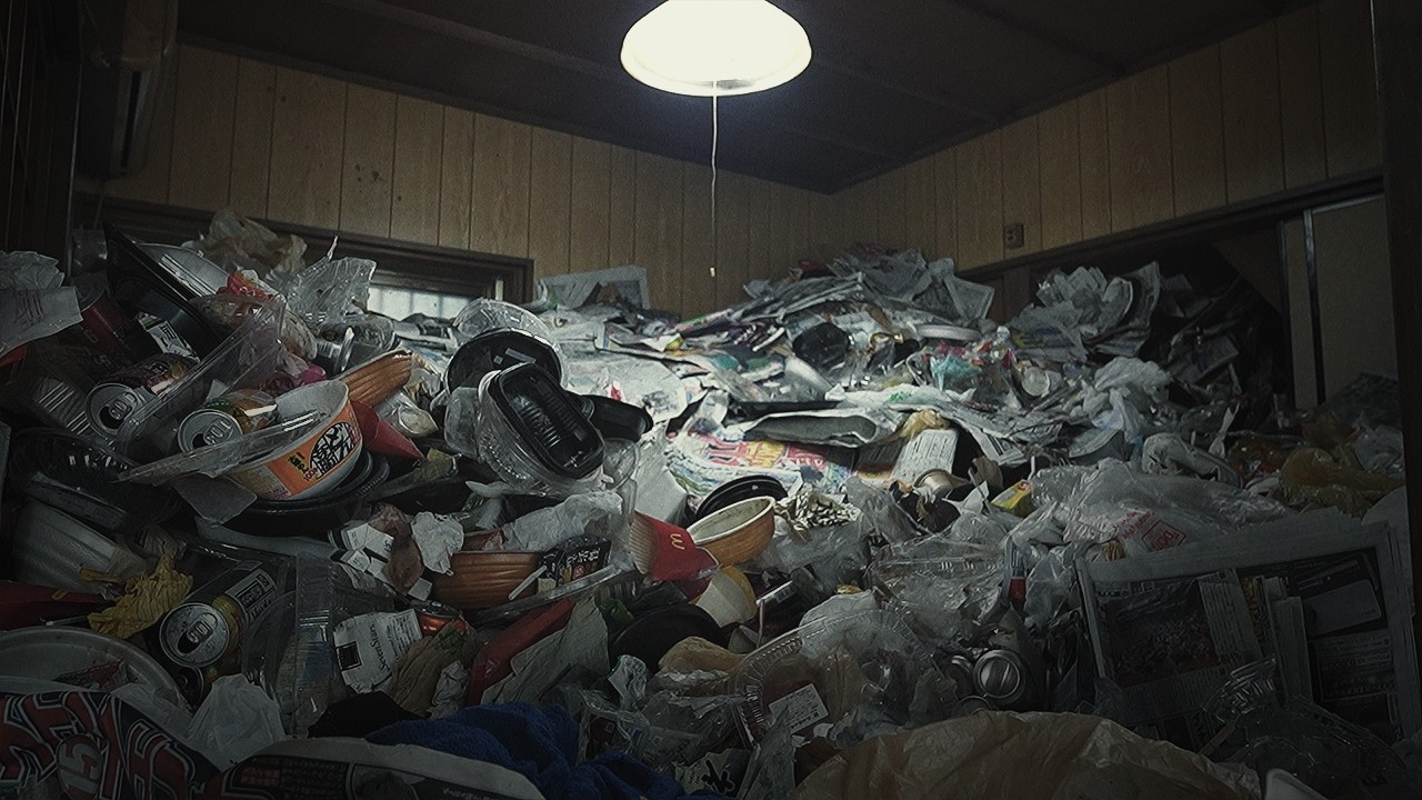 [Viewer Discretion] A Responsible Employee Living In A Garbage House. A Letter From His Parents…