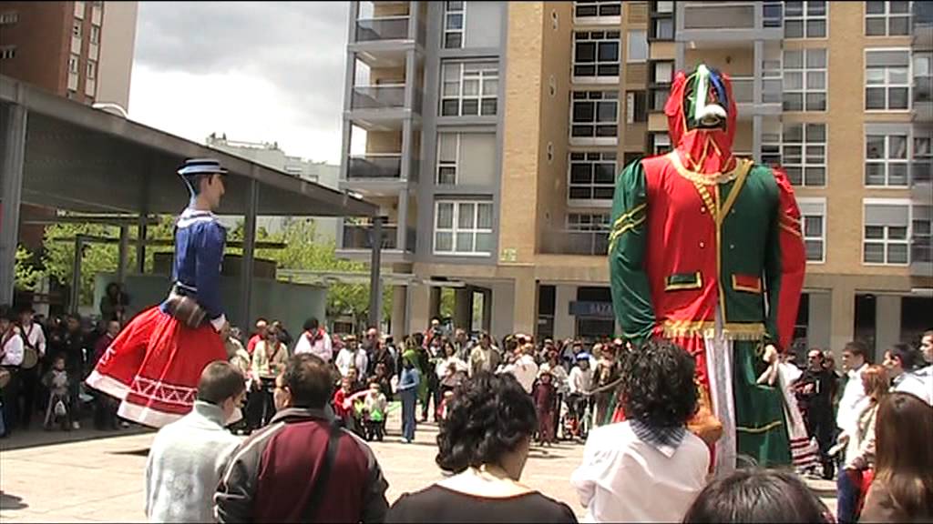 Vals-Jota de Estella - Gigantes Donibane 2010