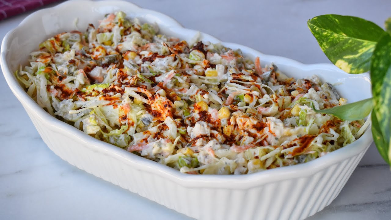 TEK BAŞINA BİLE UZUN SÜRE TOK TUTAN YEMELERE DOYUM OLMAYAN TAVUKLU SEBZELİ SALATA TARİFİ / SALATA