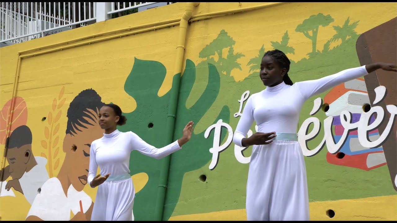 Praise dance - Way maker - Sinach