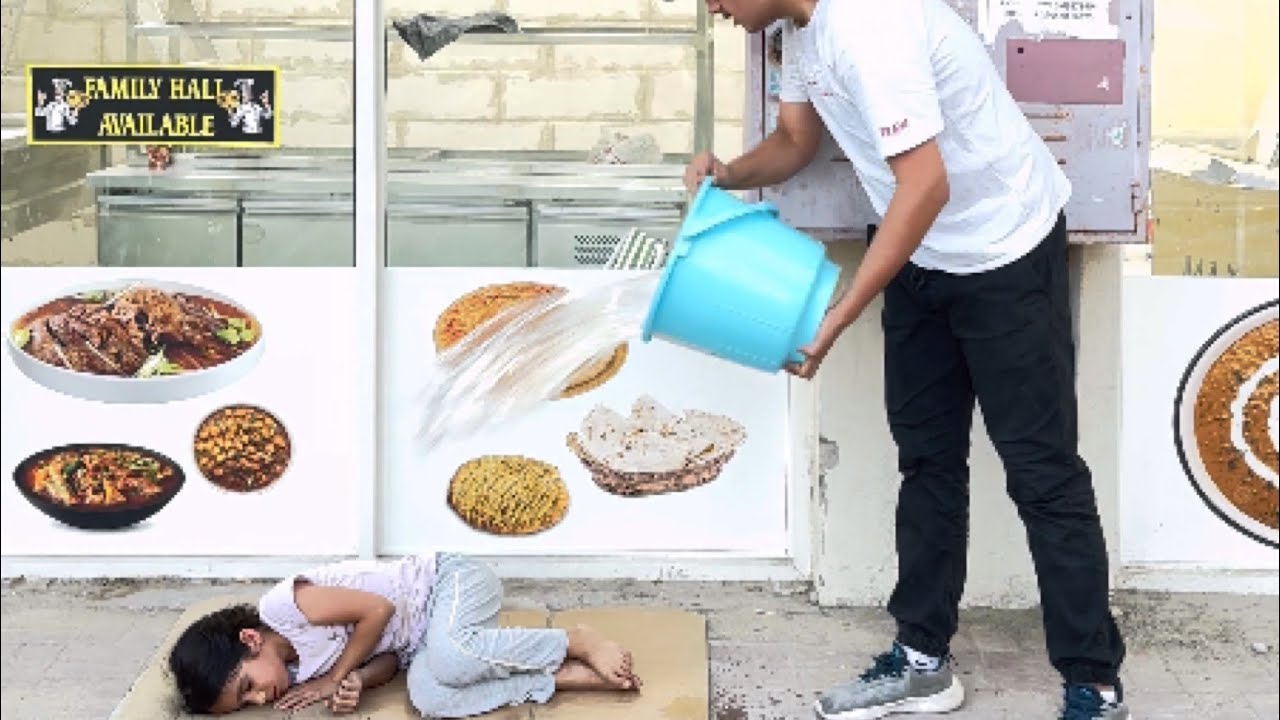 سكب الماء على الطفله المشردة!