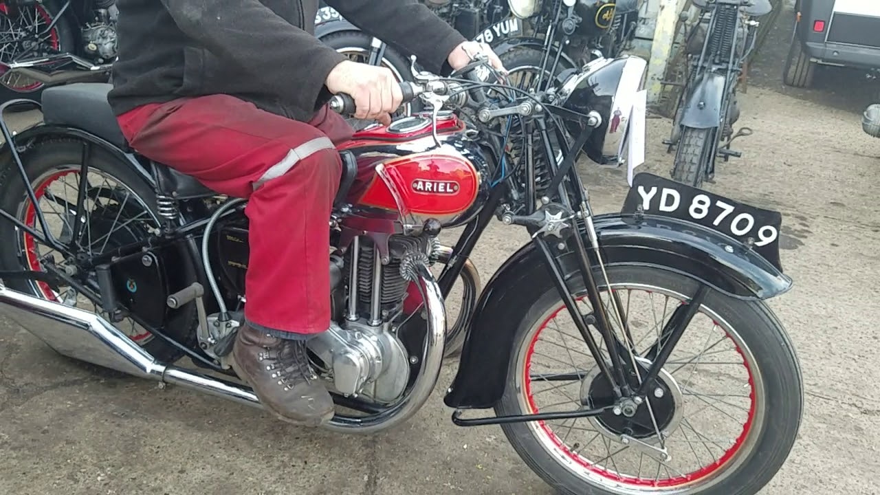 1934 Ariel VG 500cc at Andy Tiernans #07623ARL