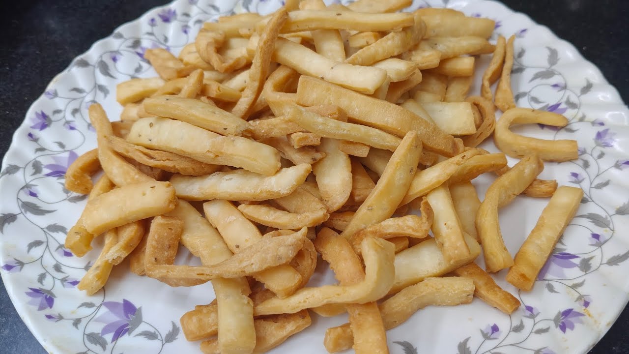 बहुत ही खस्ता करारी सेमी (नमकपारे)रेसिपी | crispy semi recipe @Roshitastybites 