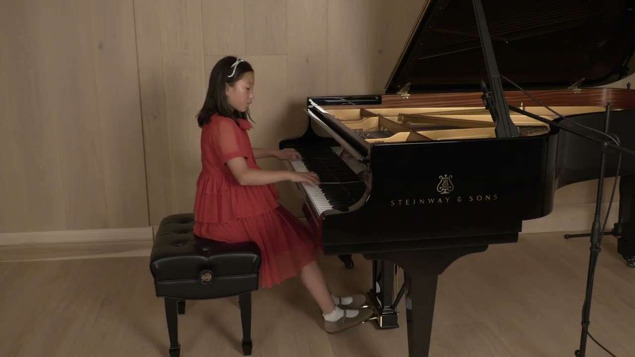 Shannon Yang - Mozart Sonata in D major K 311Allegro Con Spirito