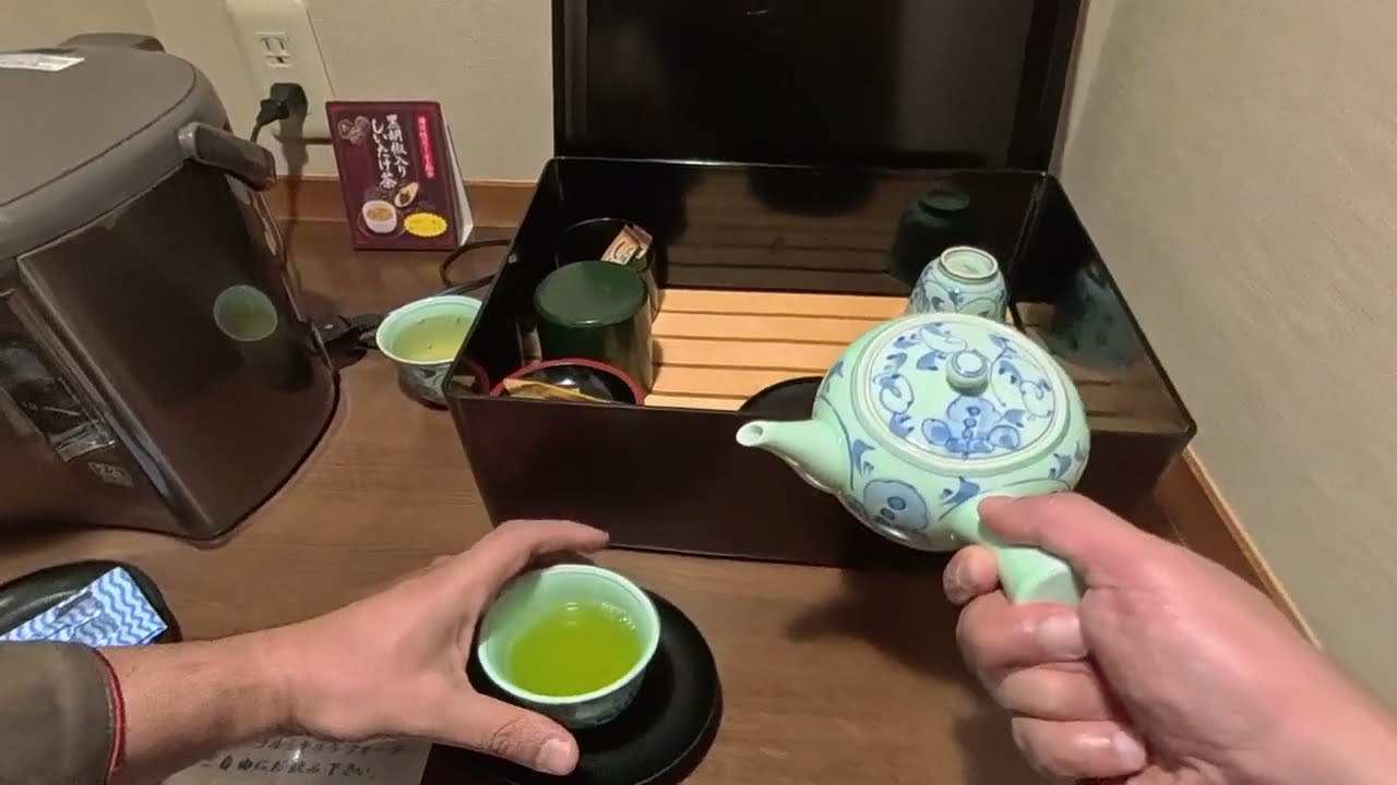How to Use a Kyusu - Traditional Japanese Teapot with Zojirushi Water Boiler and Warmer