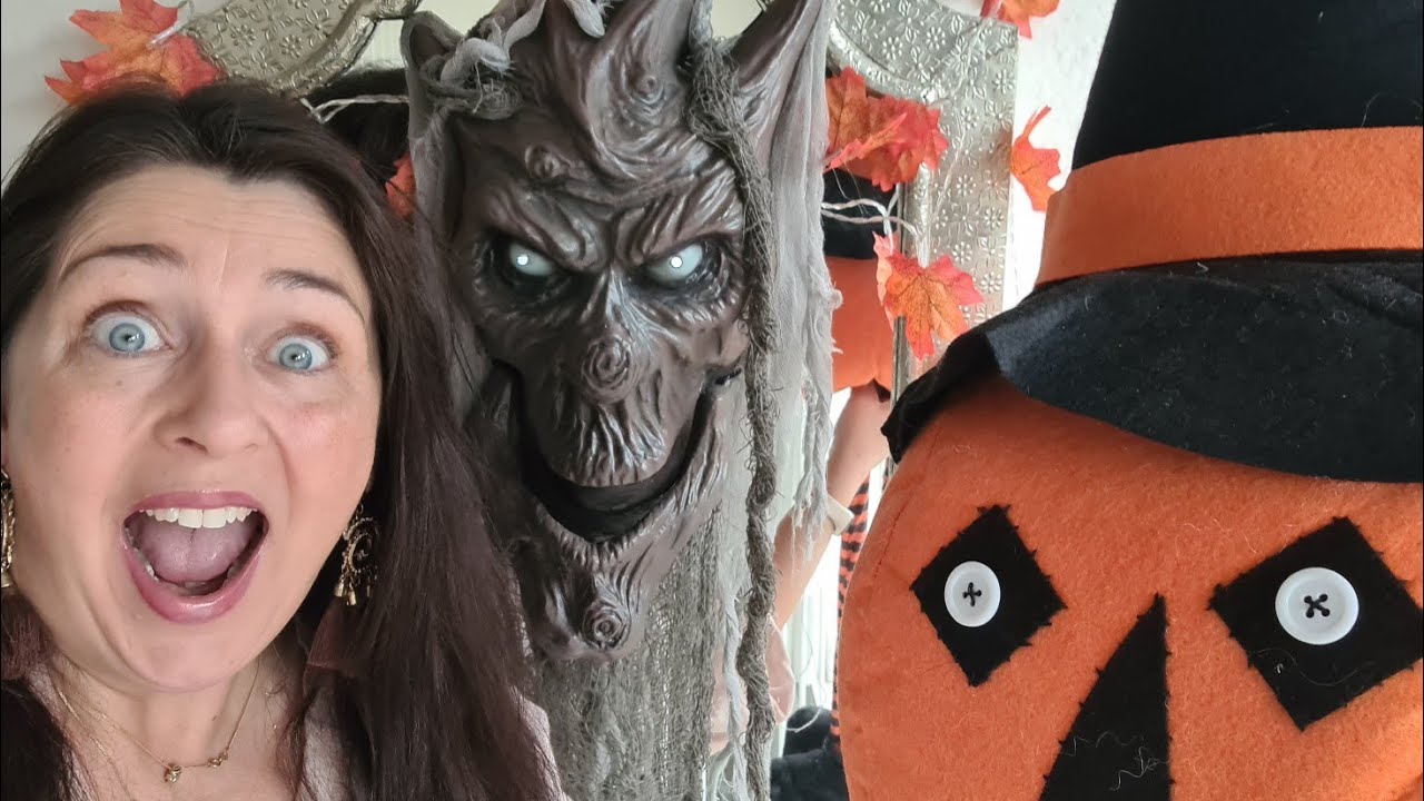 PYNTER OP TIL HALLOWEEN👹🤣EN UHYGGELIG MÅTTE & DØRKLOKKE😱🤣😅