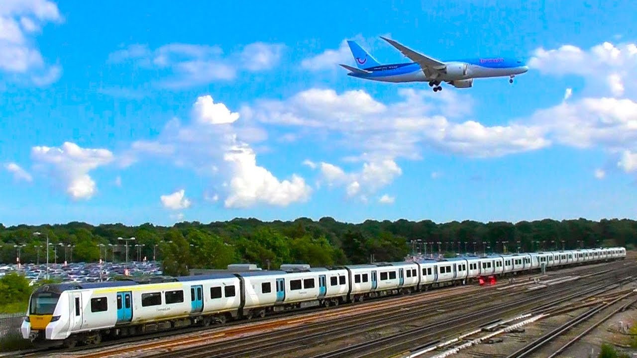 Trains And Planes At Gatwick Airport - Monday 10th July 2017