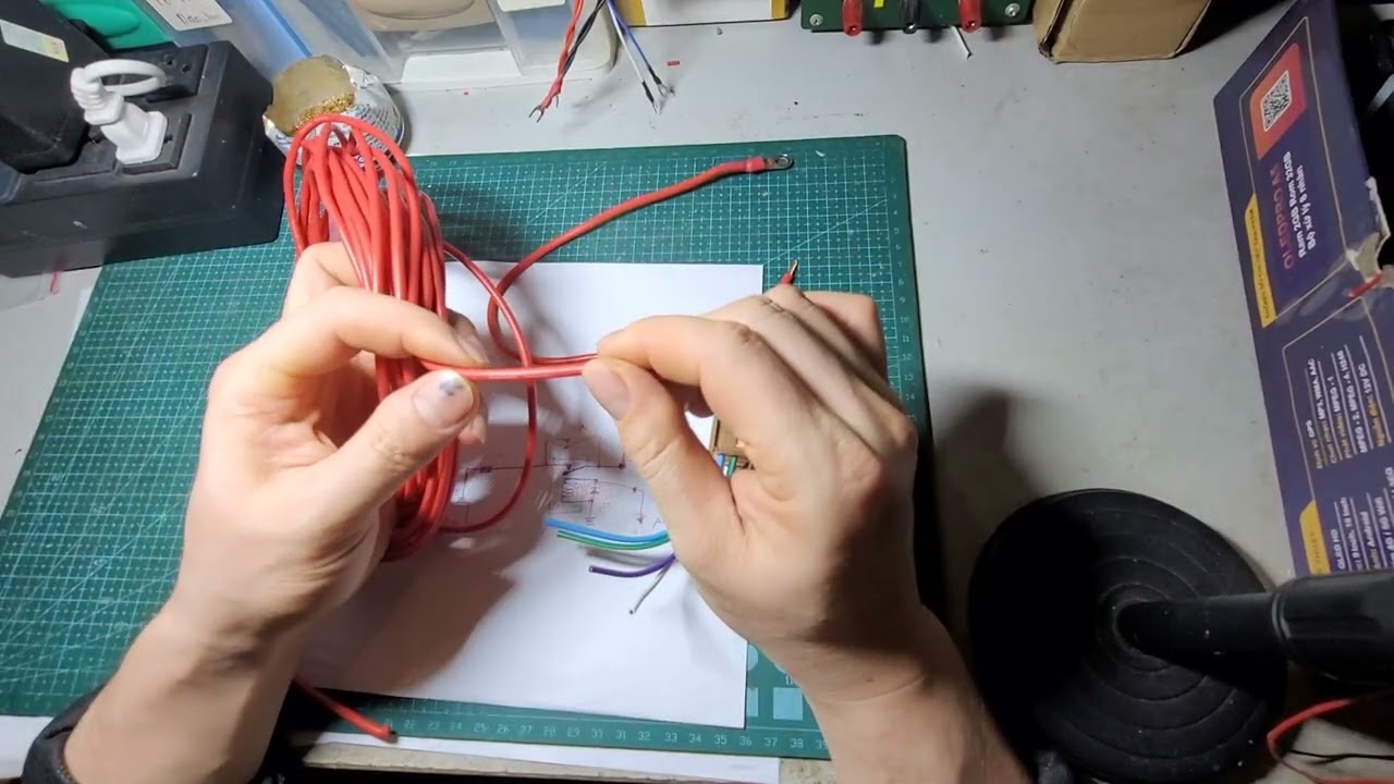 Tạo nguồn phụ 12V trên ô tô  cấp cho Đèn, Loa...
