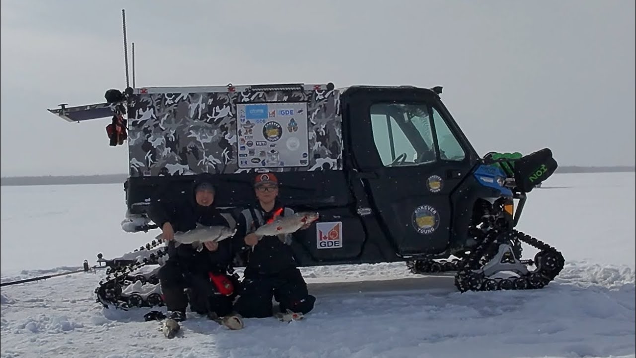 BBQ on Lake Simcoe and smashing White Fish and Burbot!! (Water camera view)    캐나다 심코 호수에서 바베큐 얼음 낚시