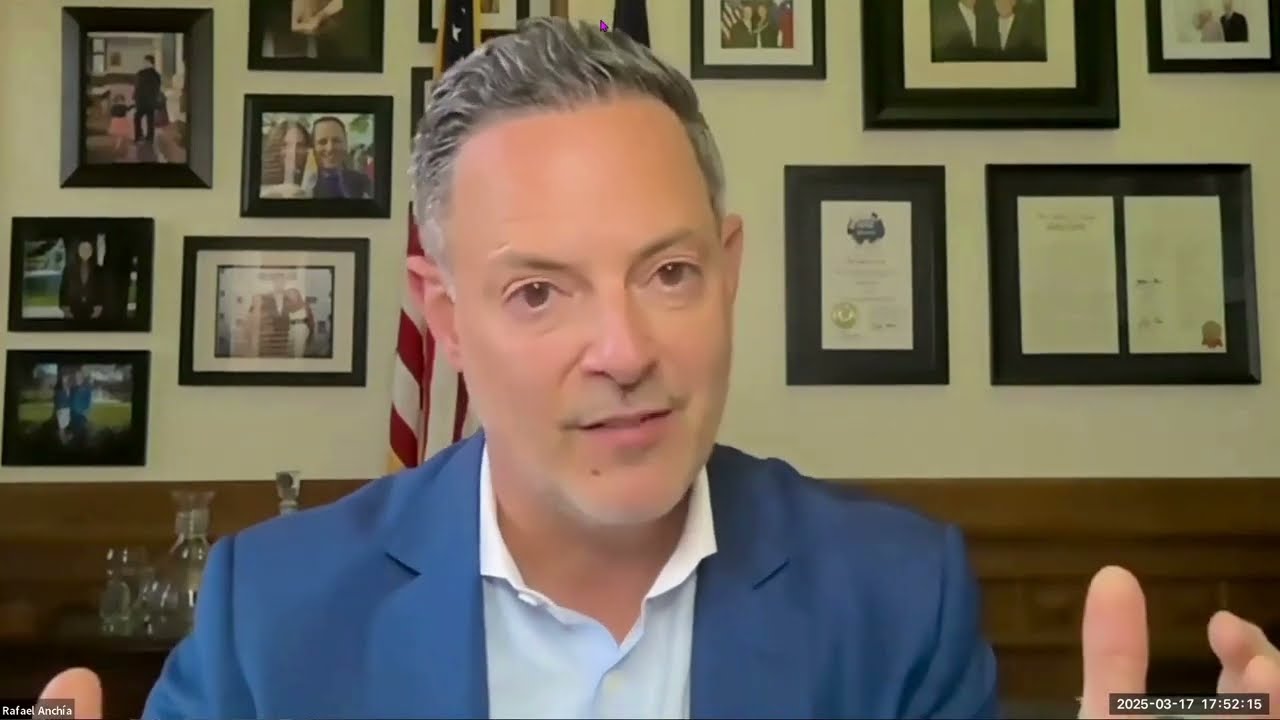 Representative Rafael Anch&iacute;a on Clean Energy Policy in the 89th Texas Legislature