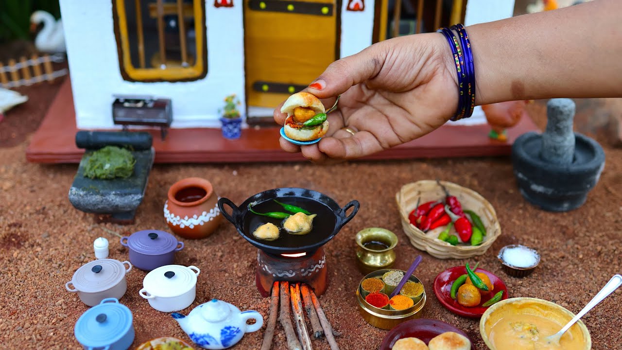 Tiny Dabeli Recipe | Indian Street Food Recipes | Gujarati Kutchi Dabeli Recipe | The Tiny Foods