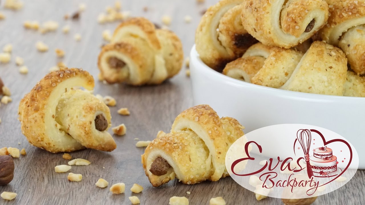 Nuss-Hörnchen mit Nougat und  Marzipan in Mini / süßes Fingerfood / Backen evasbackparty