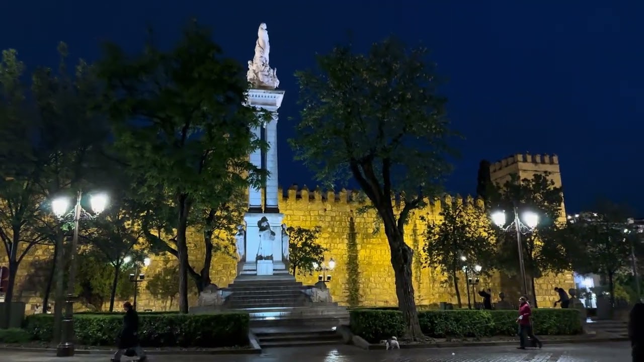 Noche de Viernes Santo en Sevilla, sin cofradías
