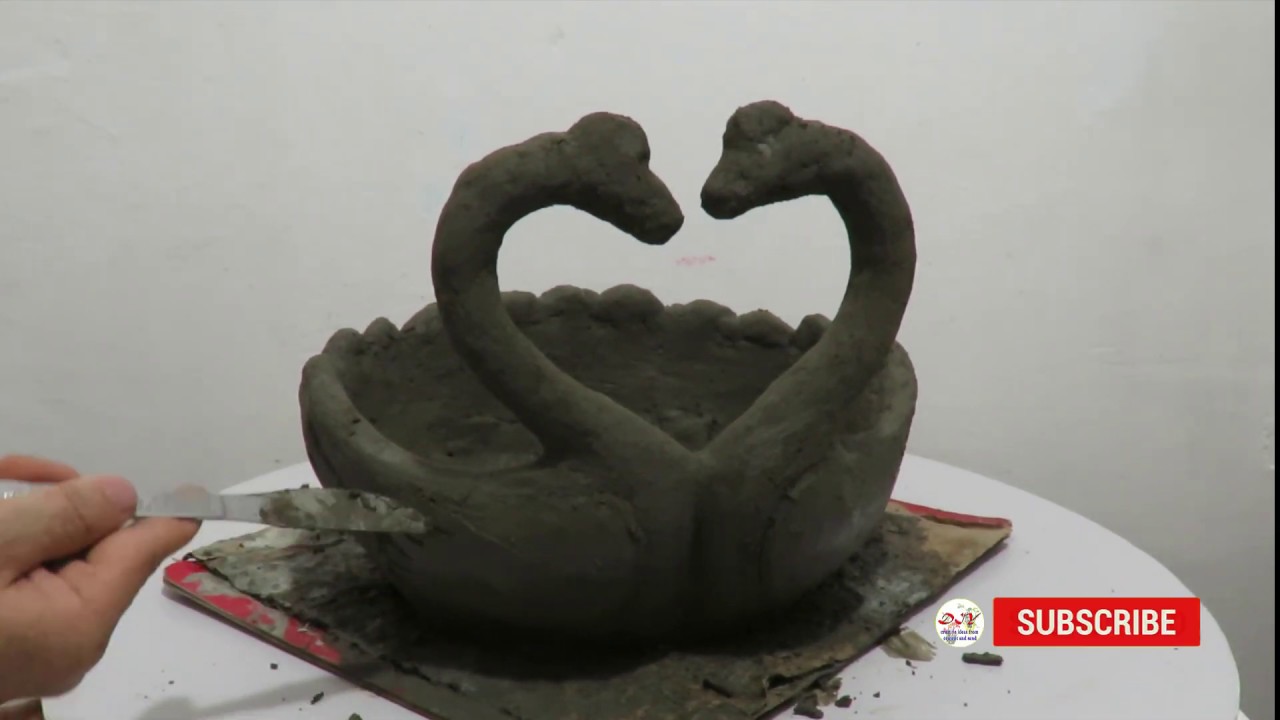 Cement craft / Ideas to make a swan-shaped planter from cement , steel thread and rags / Diy pots /