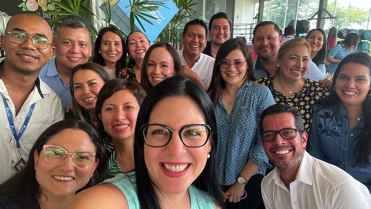 VERÓNICA BAQUERIZO: 8 AÑOS DE COMUNICACIÓN HUMANA Y CREATIVA