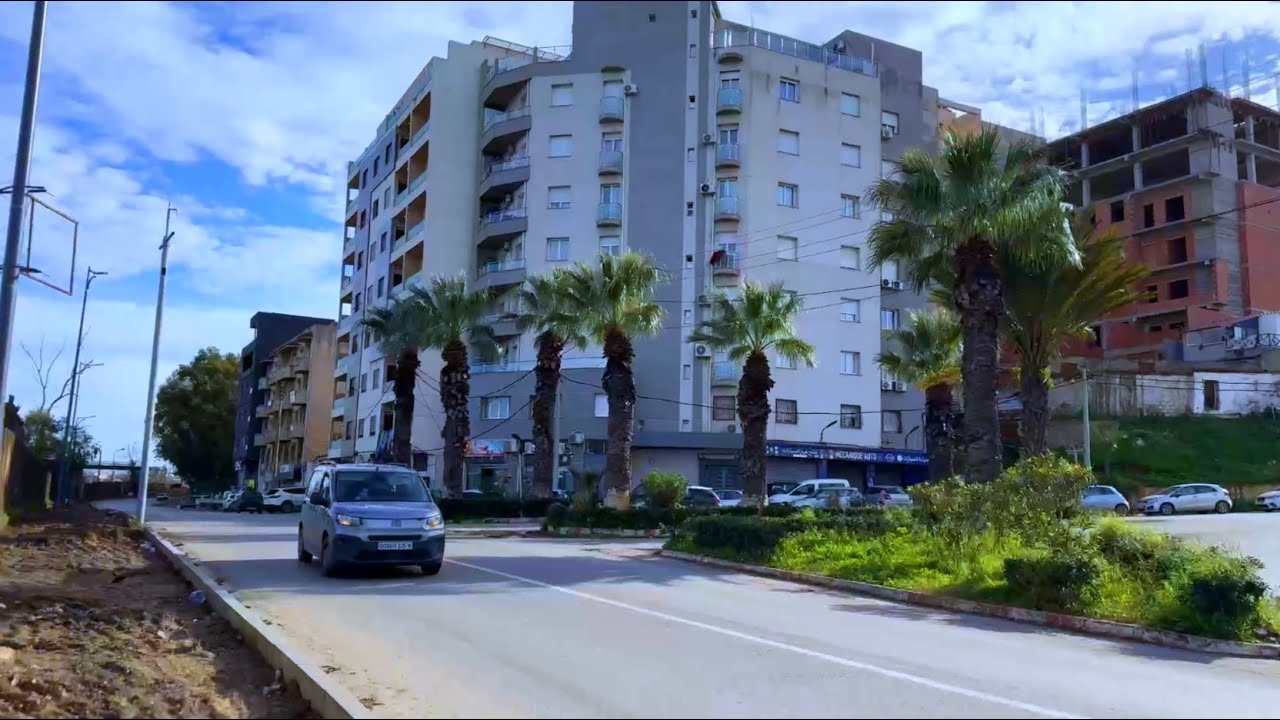 الجزائر العاصمة: أشغال تهيئة أرصفة في شارع طرابلس قرب حي ديار الجماعة بلدية باش جراح