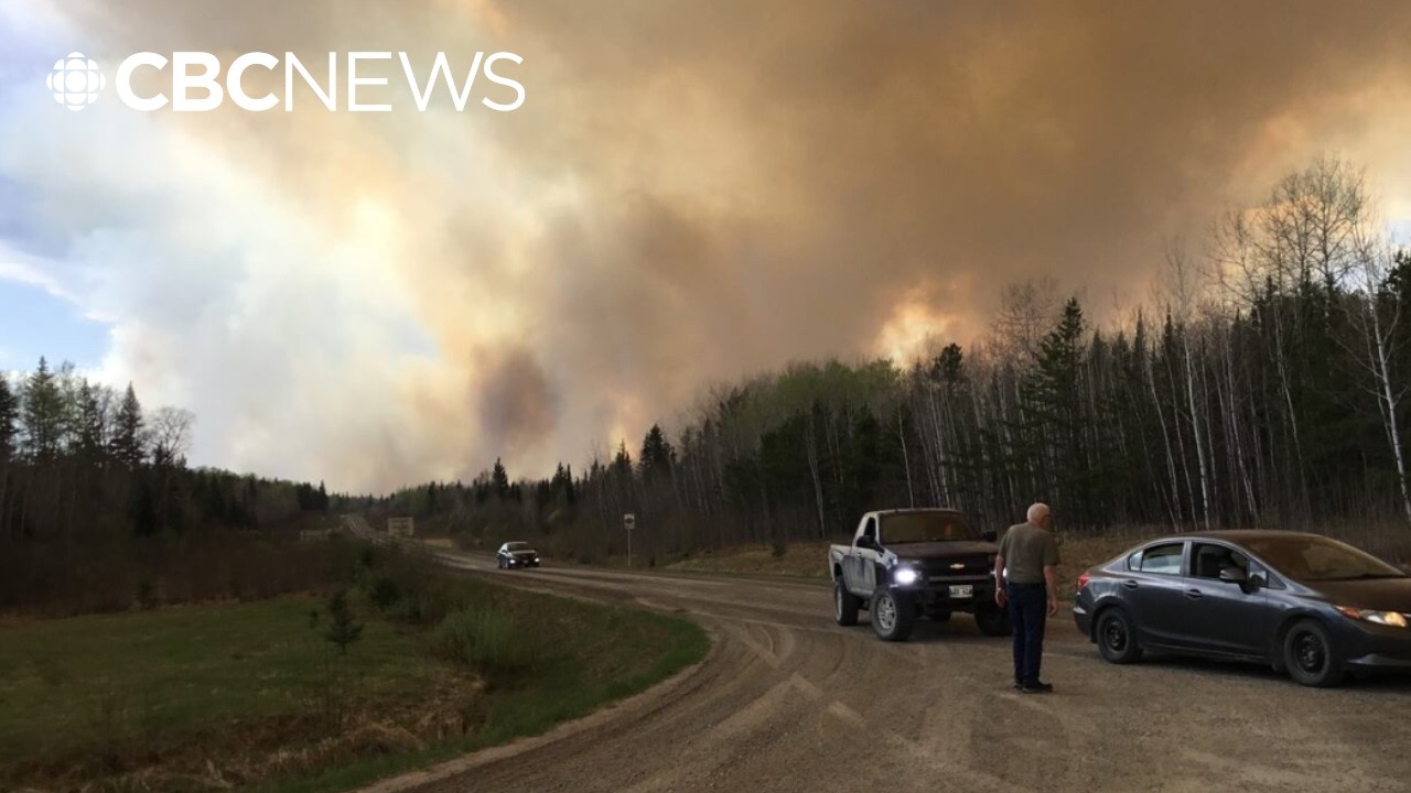 'Post-apocalyptic' wildfires force hundreds to flee in Manitoba