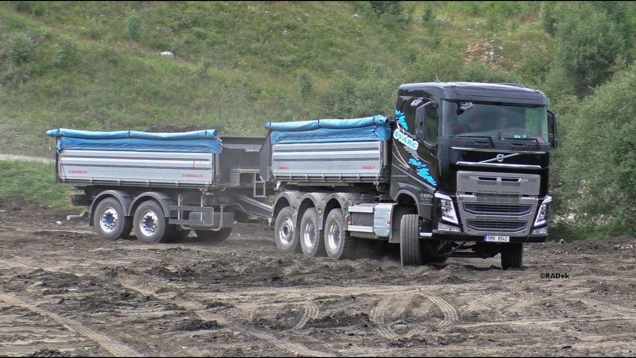 Volvo FH tridem on dump