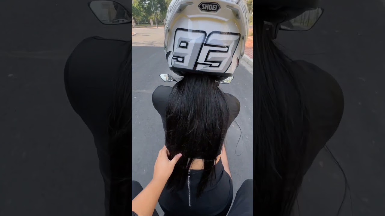 I just touched it curiously🤪🤣#superbike #motorcycle #motovlog #viral #trending  #bikergirl #shorts