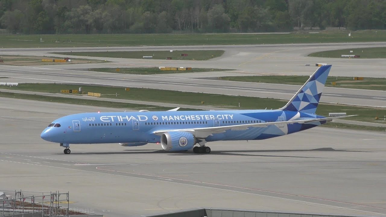 Etihad's Manchester City Dreamliner at Zürich-Kloten (with live ATC)