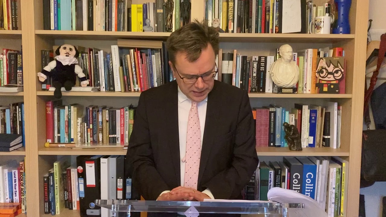 Three things you need to do to become a speechwriter