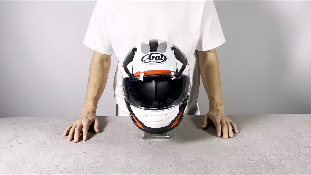 How to install a Pinlock® lens in the Arai Quantic