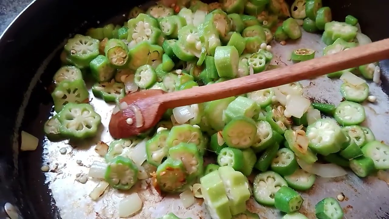 COMO FAZER SIMPLES QUIABO SEM QUIABAR/ALMOÇO PÉ DE FRANGO DELICIOSO.COMIDA MINEIRA |🙏🙏🙏👍♥️.