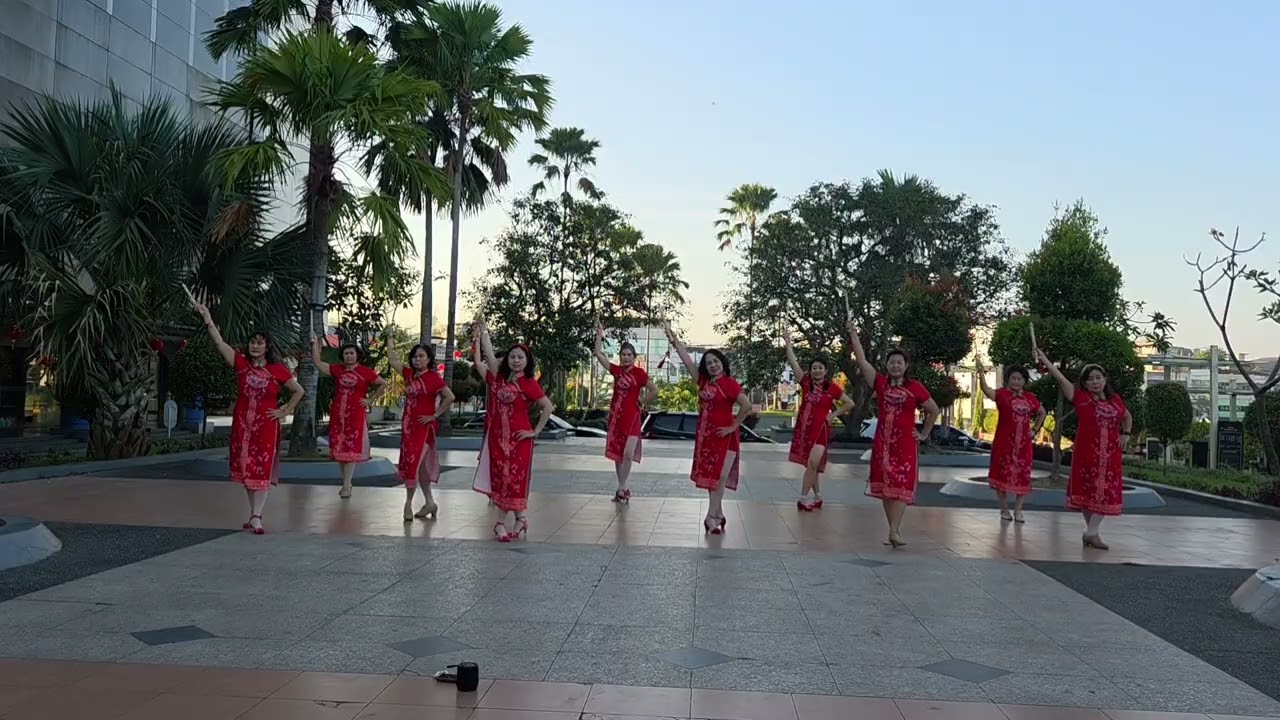 Ma Dao Gong Cheng /  马到功成  Line Dance  / Demo By Kamisah & Friends  