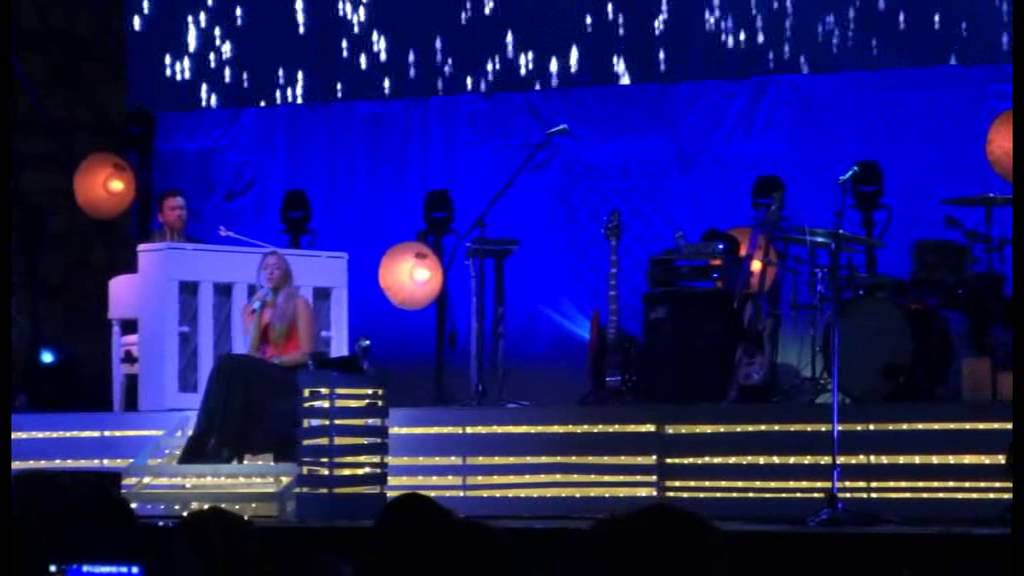 2015 Colbie Caillat Live Pier97 NYC 
