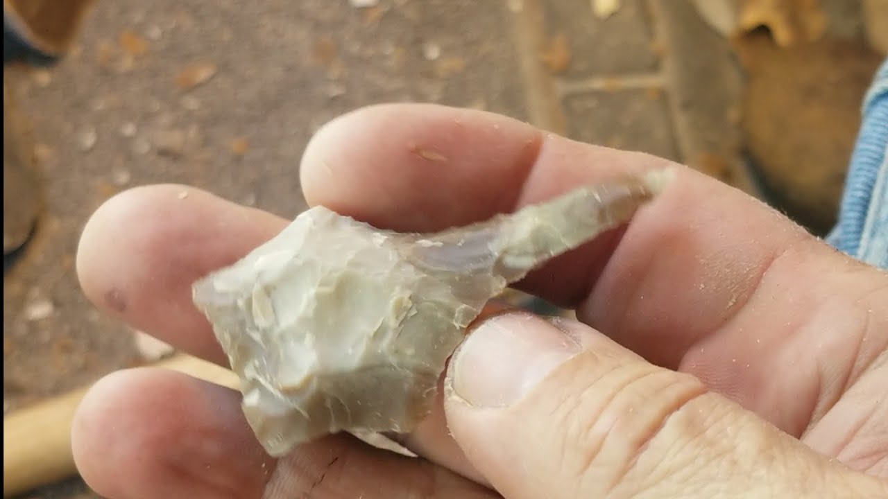 1233 - Flintknapping a Stone Drill with Natural Tools