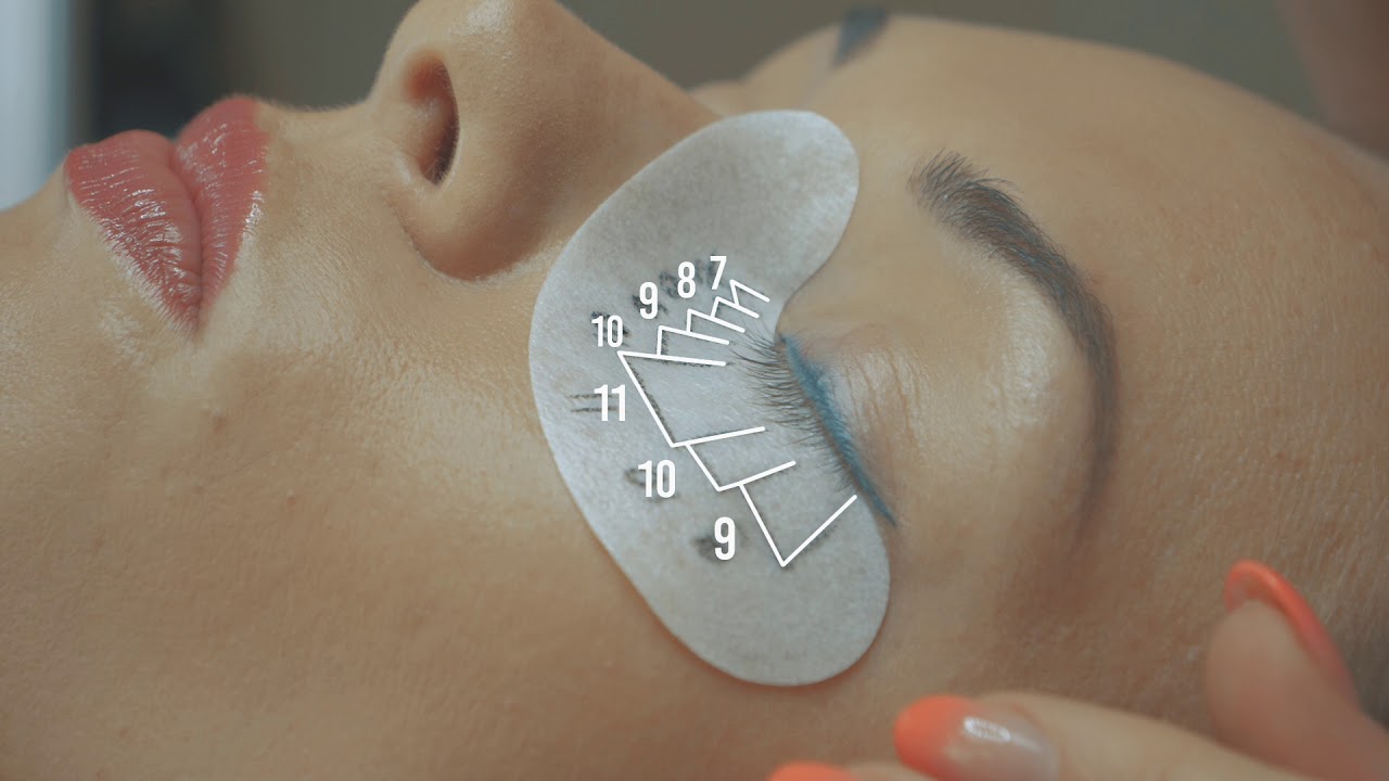 Beauty&You Eyelash extension course with Beauty&You Flat classic lashes.
