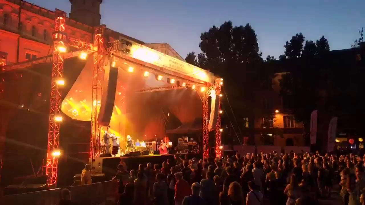 Etnokrakow rozstaje. Krak&oacute;w, Polska / Live Stream - European business and life