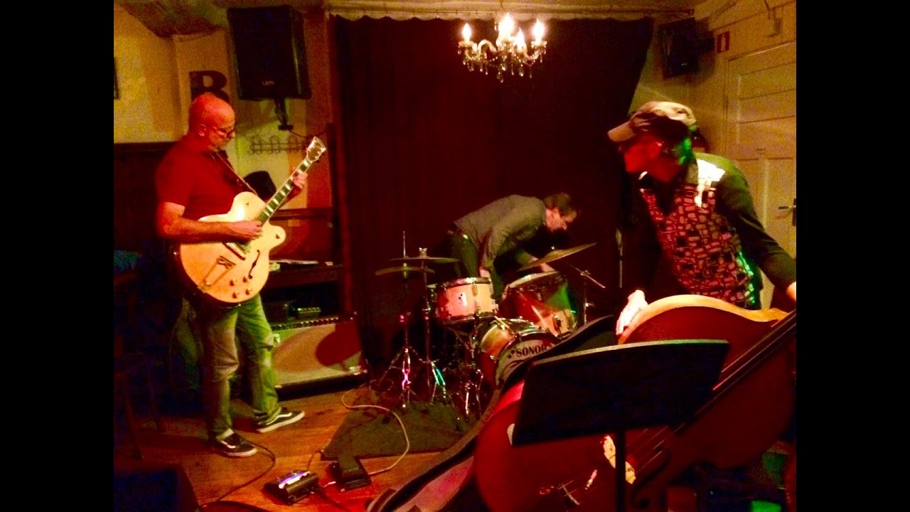 Bésame Mucho Anton Goudsmit Bert van Erk Victor de Boo  (Lyrics)