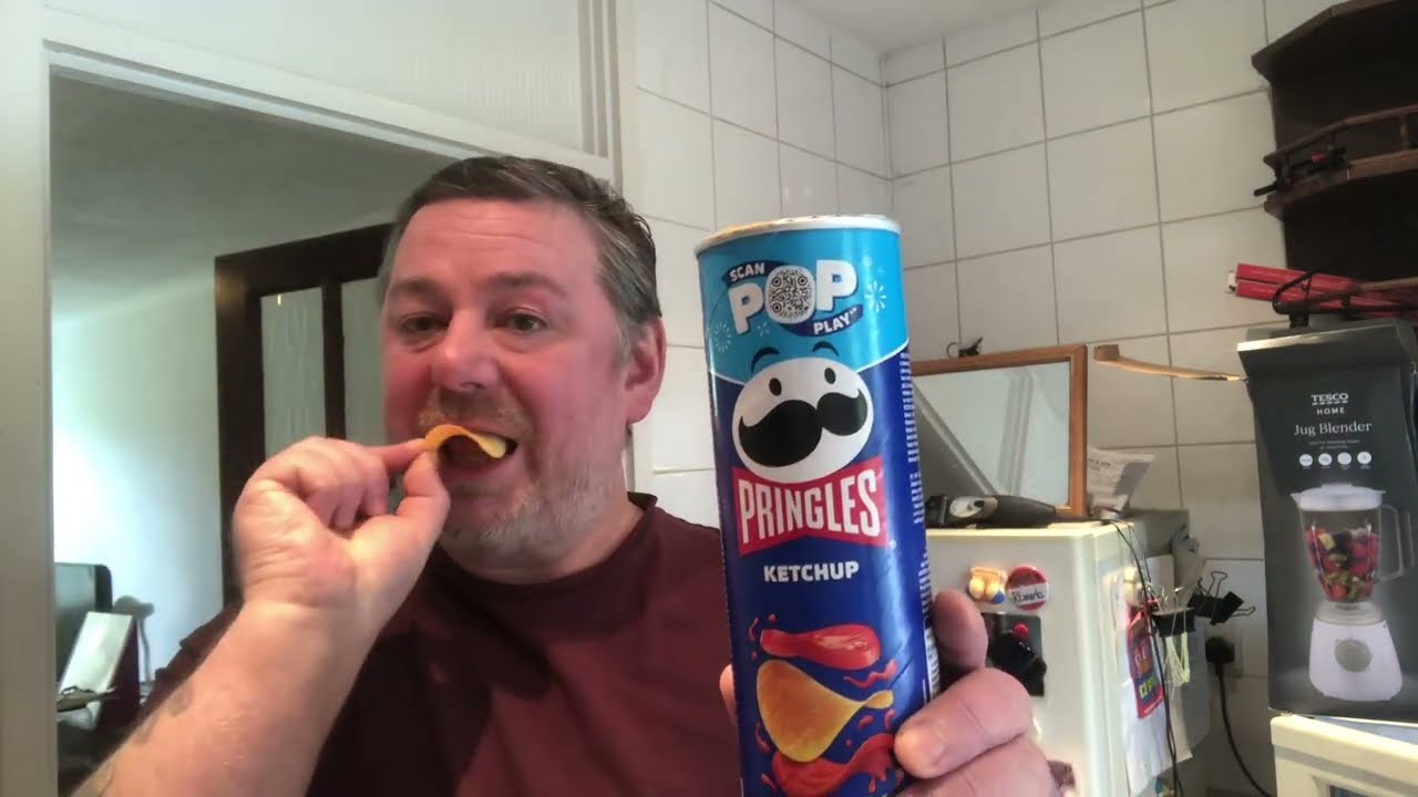 Замечания Marks: Обзор чипсов Pringles Ketchup Flavor Crisp