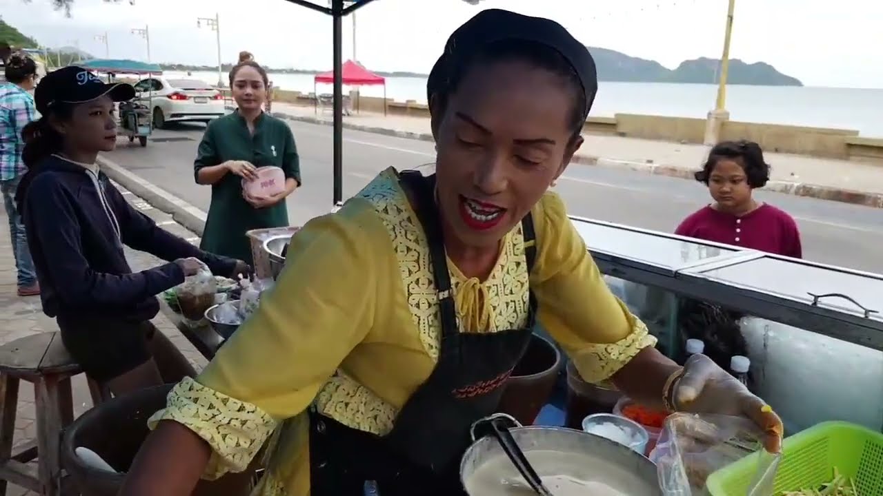 คลิปยาวเจ๊เล็กส้มตำสามครก Jealeak Somtum Spicy Seafood Salad Thailand 