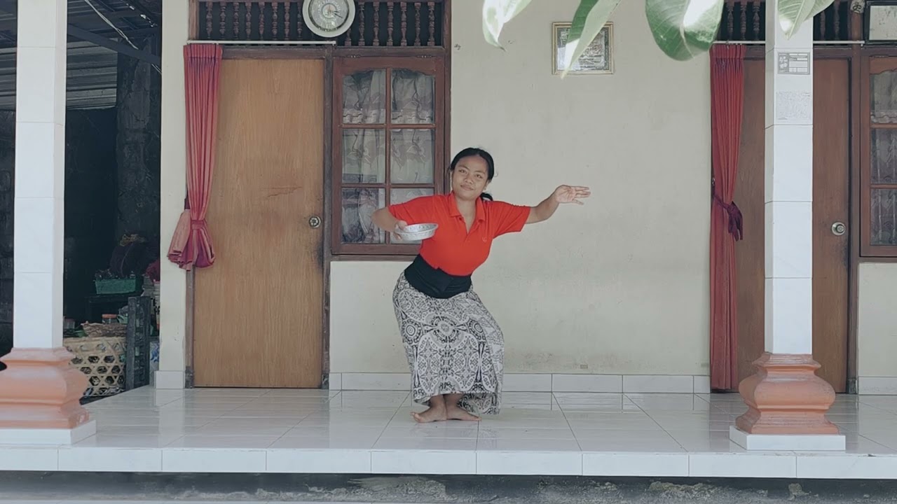 Tari Pendet versi pendek