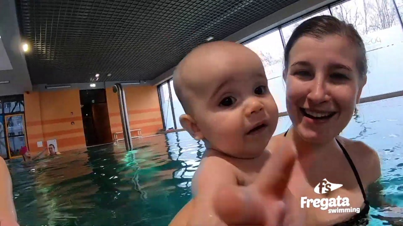 Niemowlak pierwszy raz na basenie - Fregata Swimming