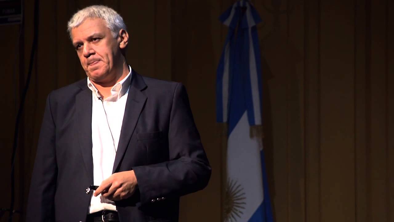 El cáncer- los gorriones, los osos y las tortugas: Alberto Velázquez at TEDxUBA
