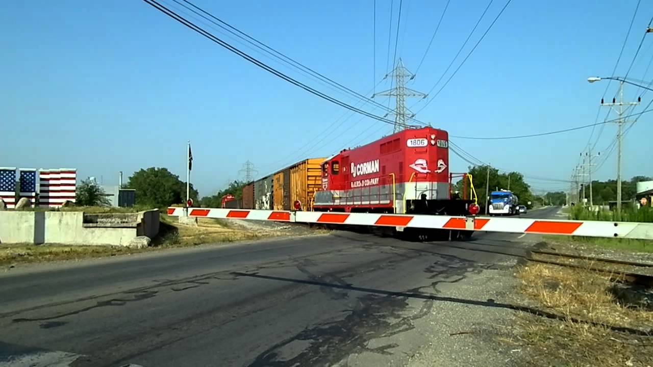 RJ Corman 1806  GP16 enters Lima Ohio right by Joint Systems Manufacturing