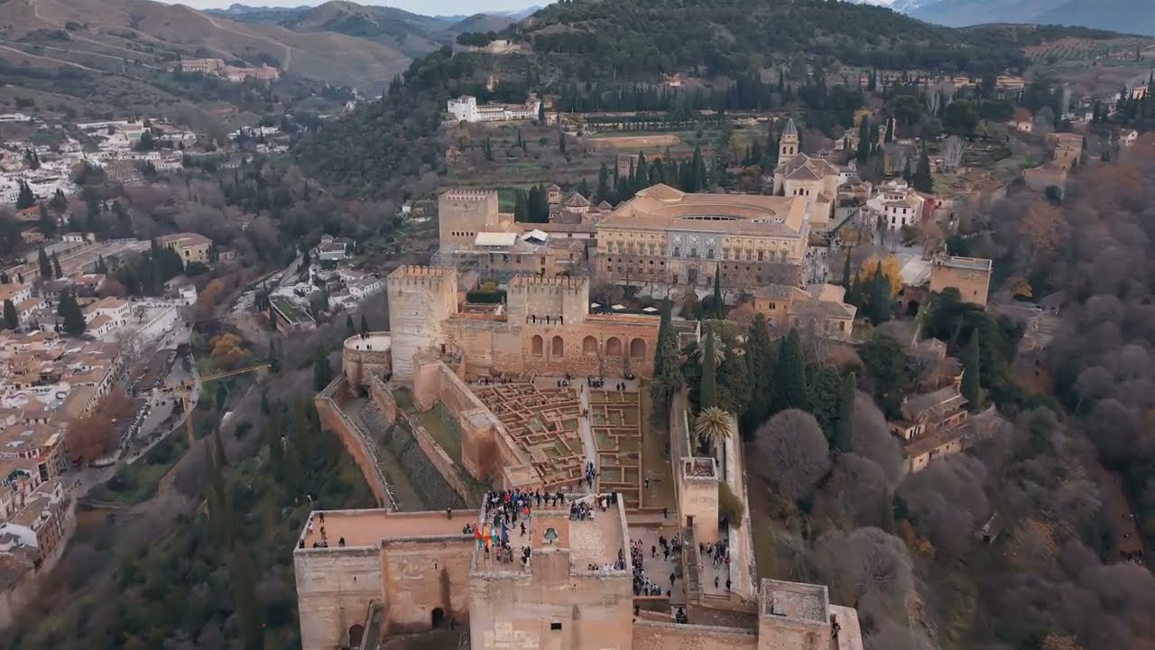 Alhambra De Granada w/ Sierra Nevada