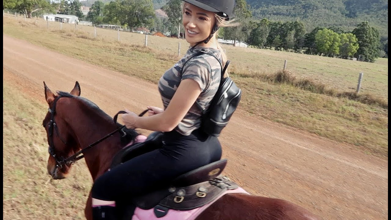 GOING HORSE RIDING! 🐴 | VLOG