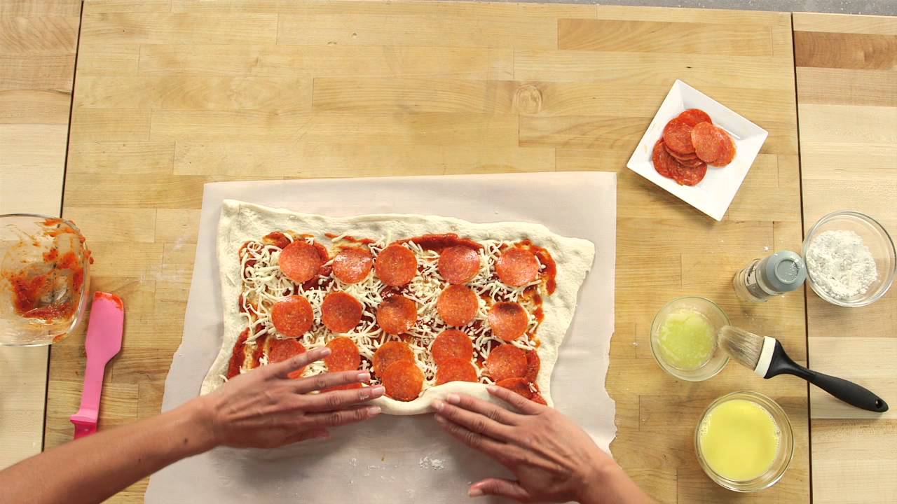 How to Make Pizza Pinwheels | Eat the Trend