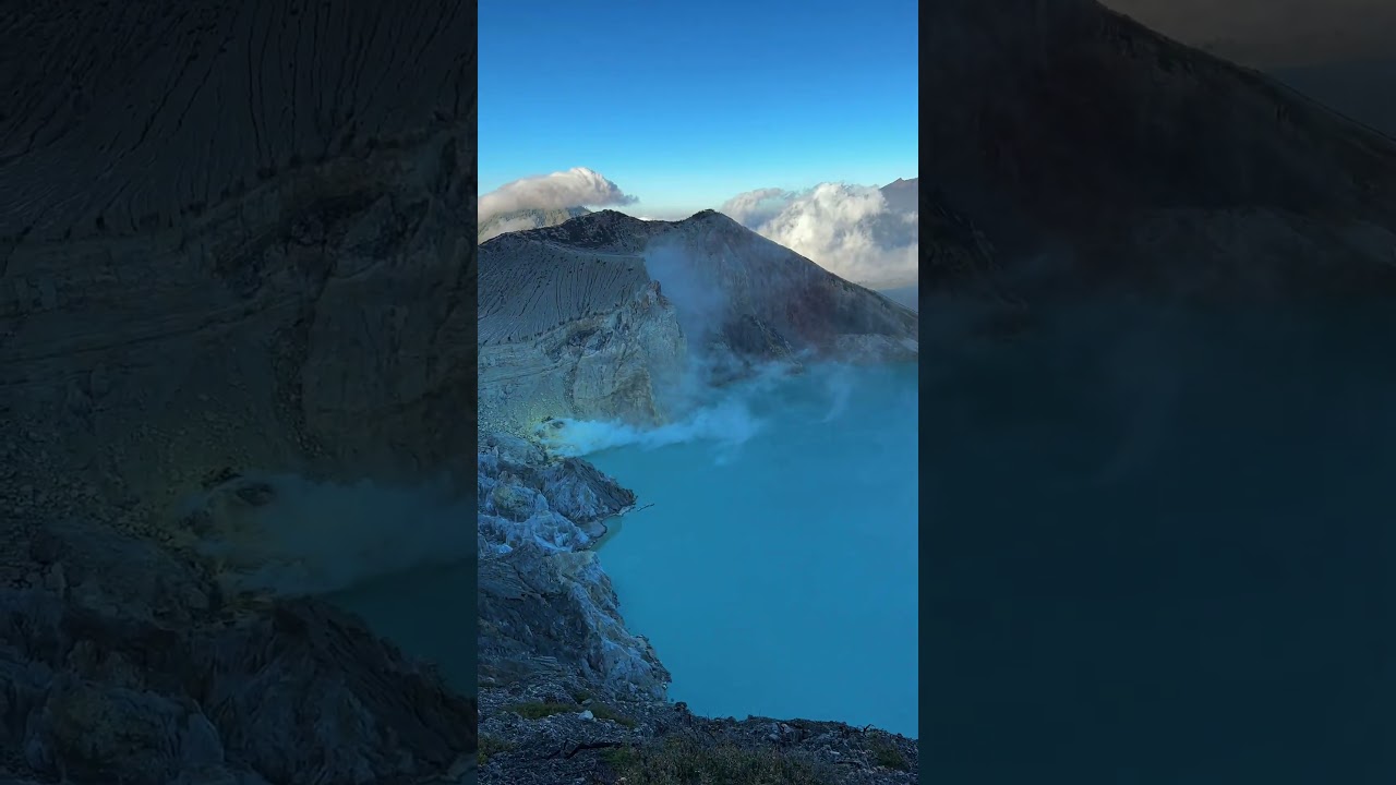 Welcome to Kawah Ijen, most acidic lake in the world!