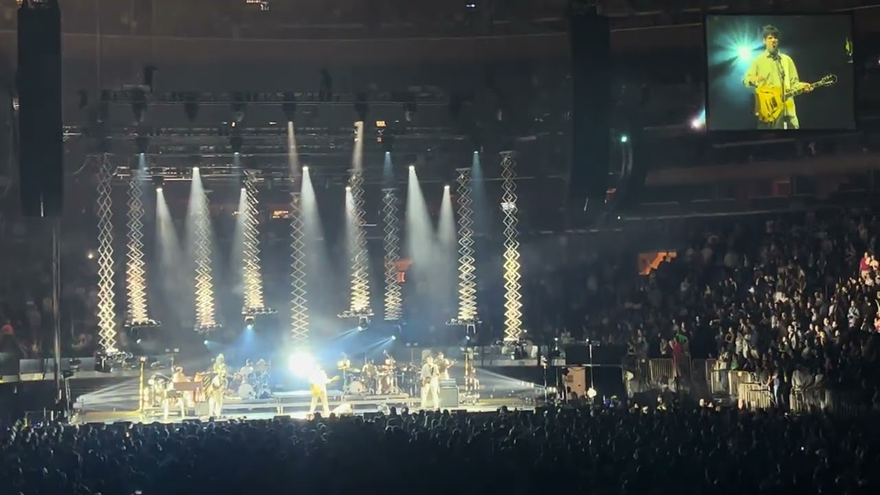 Vampire Weekend - 10-05-2024 - Hope / Encore (cover songs) / Walcott - live @ MSG (NYC)