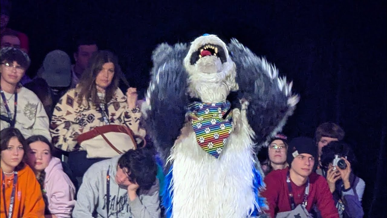 Vancoufur 2026 . Bleeding love fursuit dance by Eco