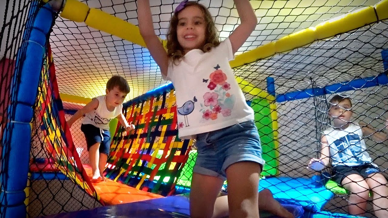 DIVERSÃO COM OS PRIMOS NO PLAYGROUND E SORVETE DE CHOCOLATE!! Daily Vlog de Férias Familia Brancoala