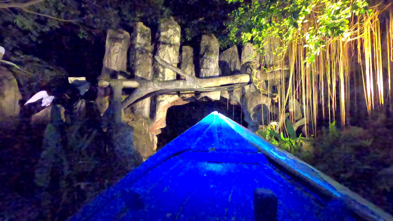Africa Adventure boat ride at night - ท่องป่าแอฟริกา ตอนกลางคืน - Siam Amazing Park